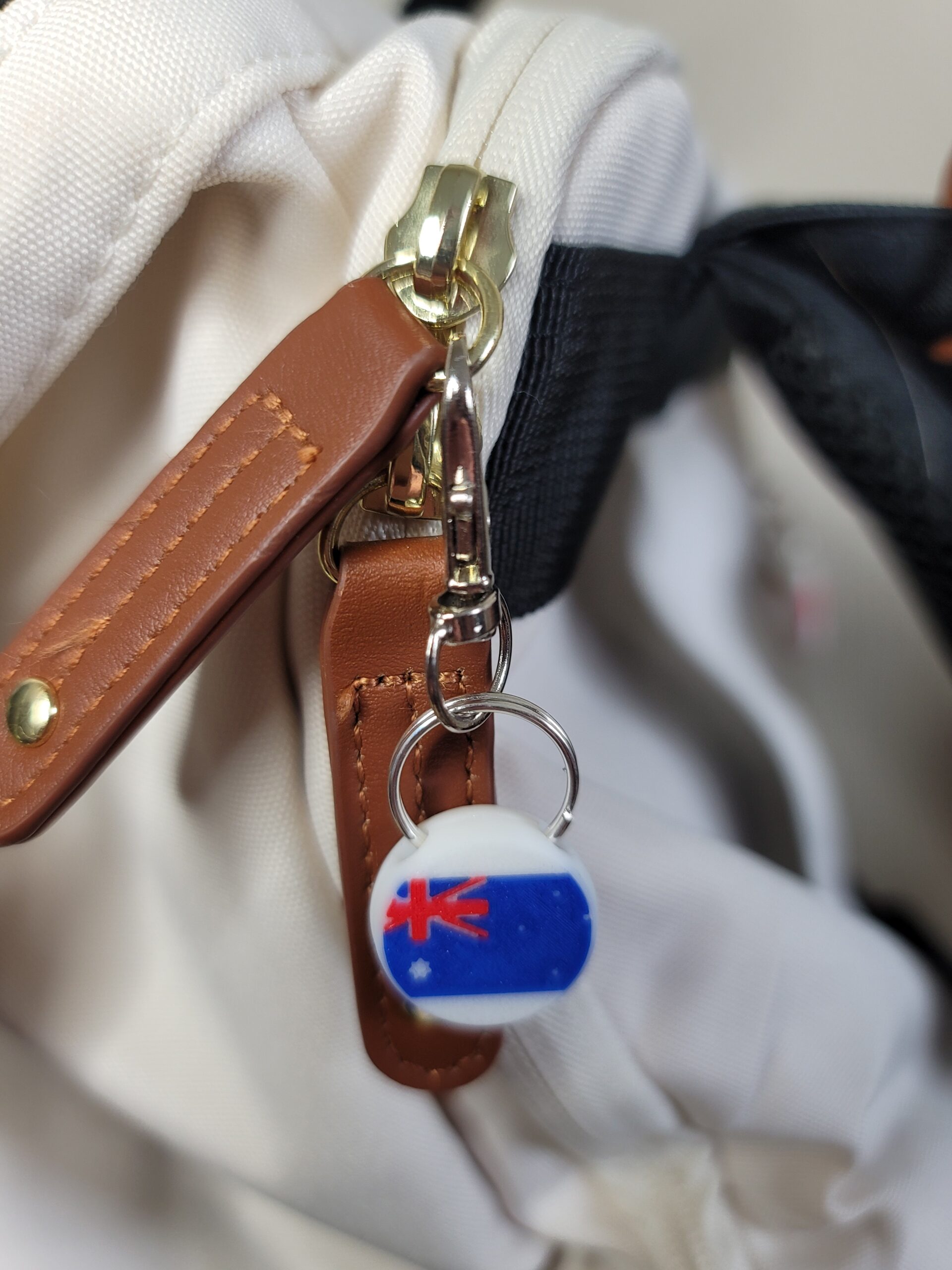 3D Printed Australia Flag Keychain Fob – Multicolor Aussie Pride Zipper Pull - Image 3