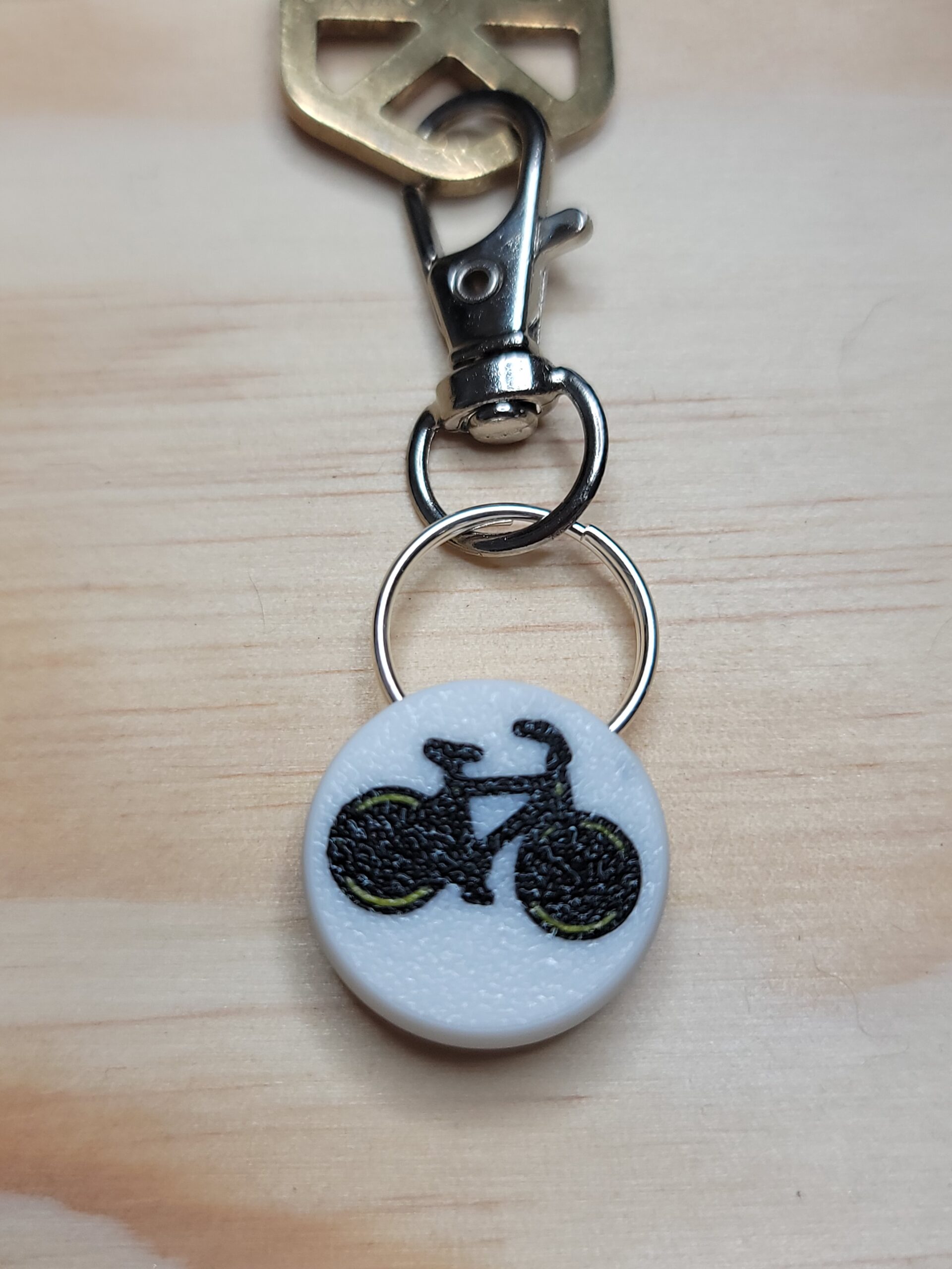 3D Printed Bicycle Keychain Fob – Multicolor Cycling Zipper Pull Accessory - Image 4