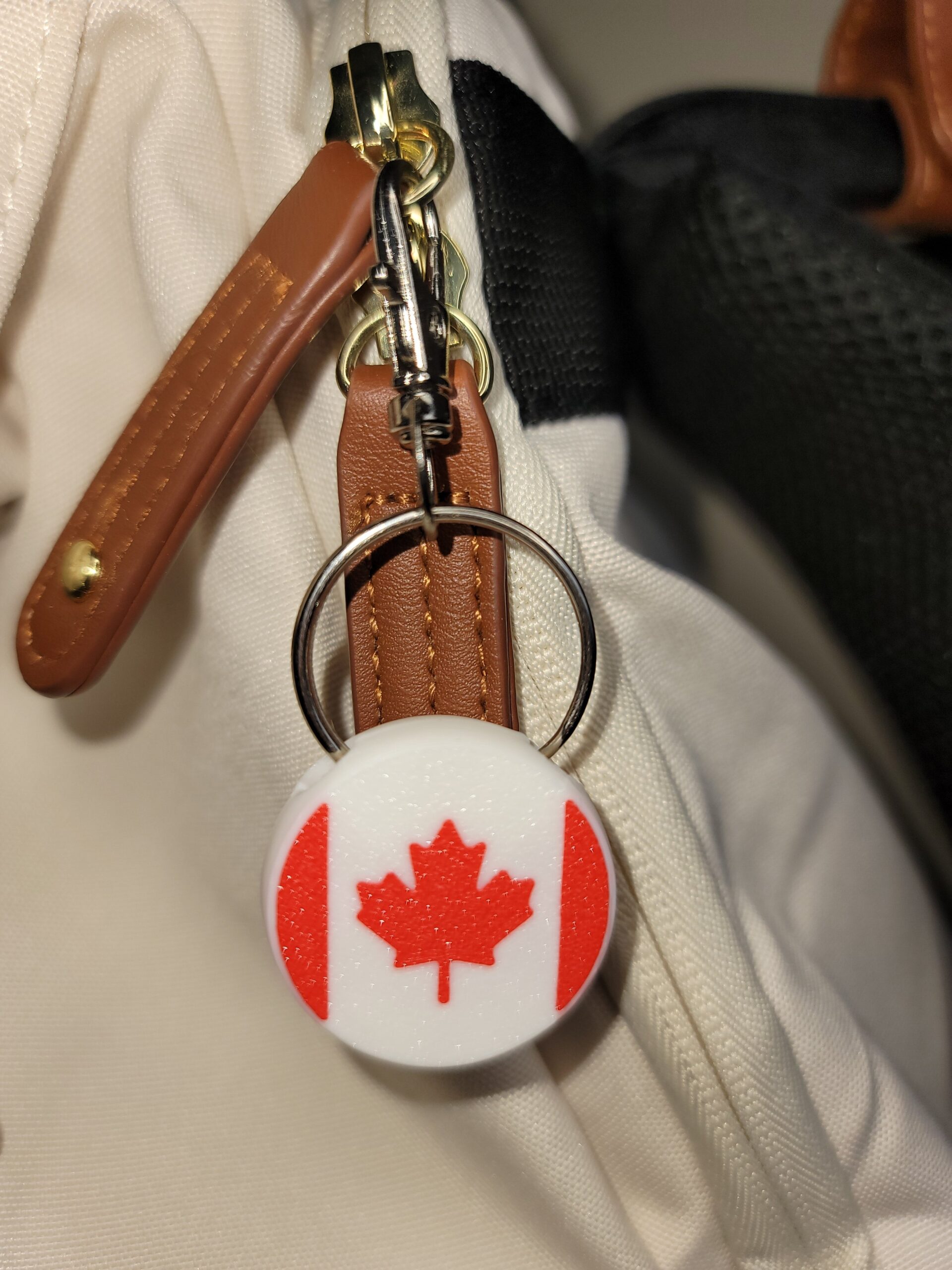 3D Printed Canada Flag Keychain Fob – Multicolor Canadian Pride Zipper Pull