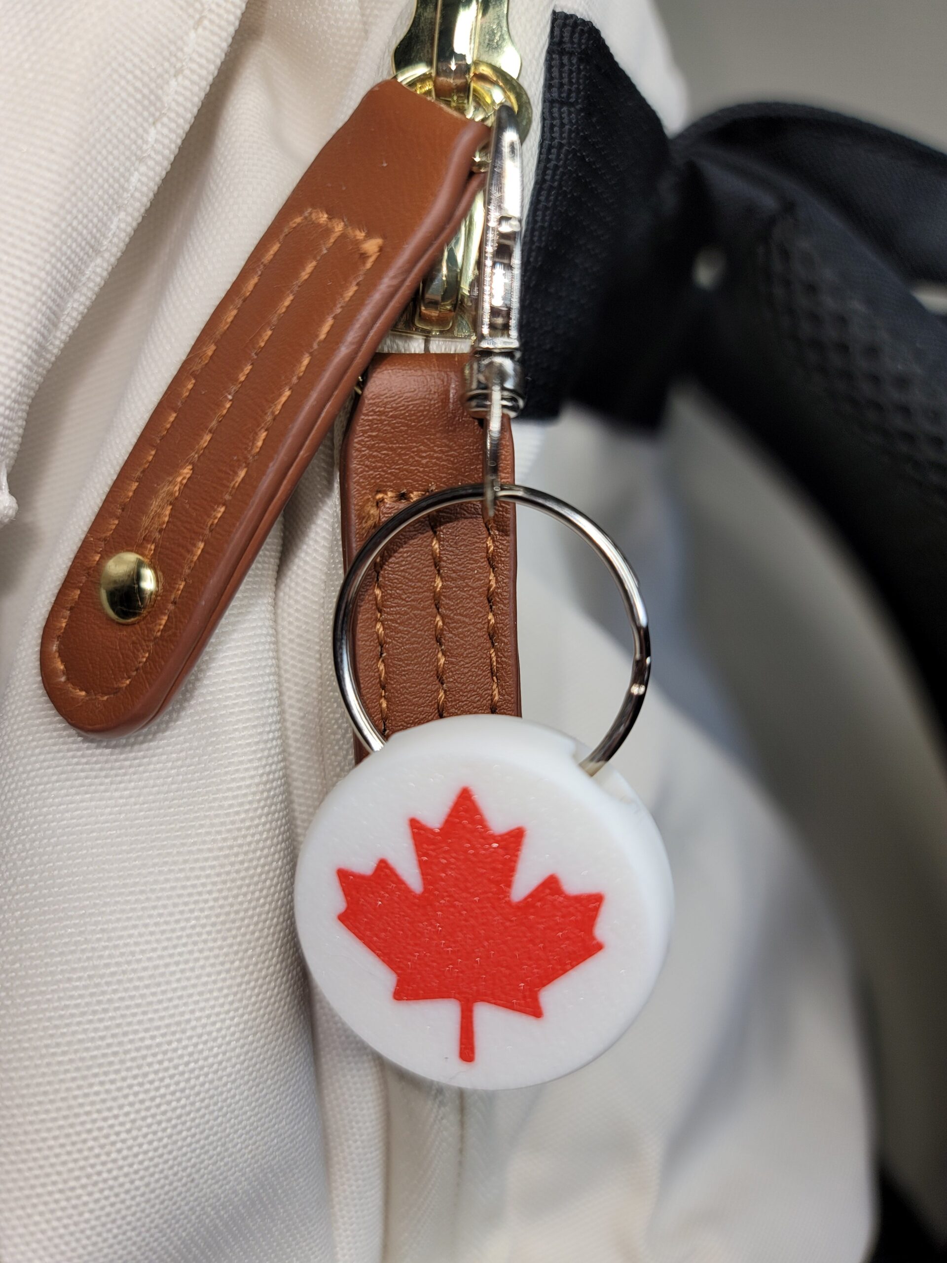 3D Printed Maple Leaf Keychain Fob – Multicolor Canadian Zipper Pull