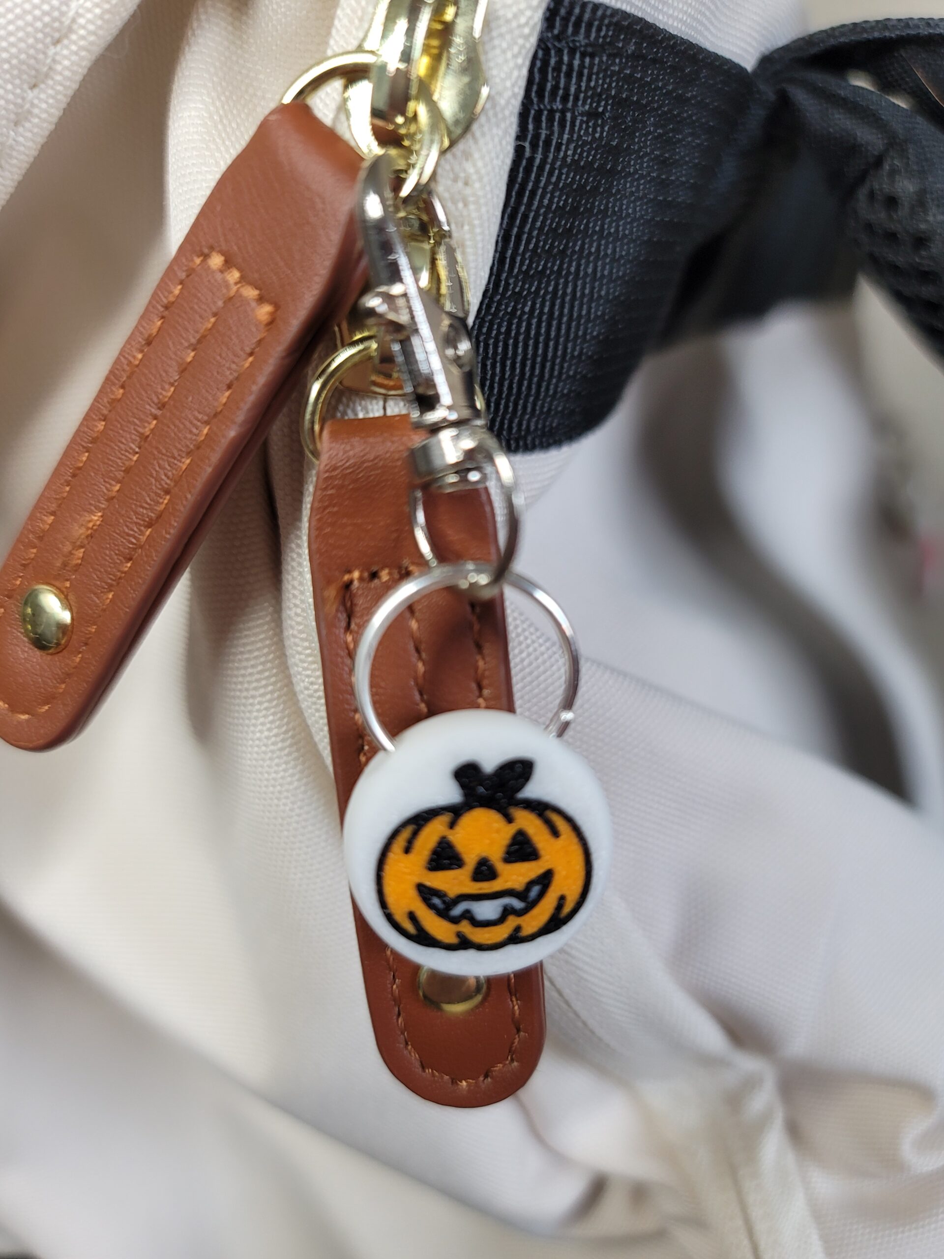 3D Printed Halloween Pumpkin Keychain Fob – Multicolor Spooky Zipper Pull - Image 3