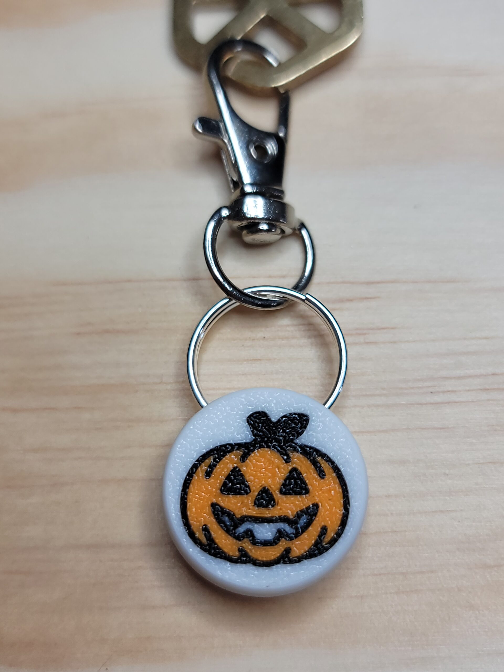 3D Printed Halloween Pumpkin Keychain Fob – Multicolor Spooky Zipper Pull - Image 4