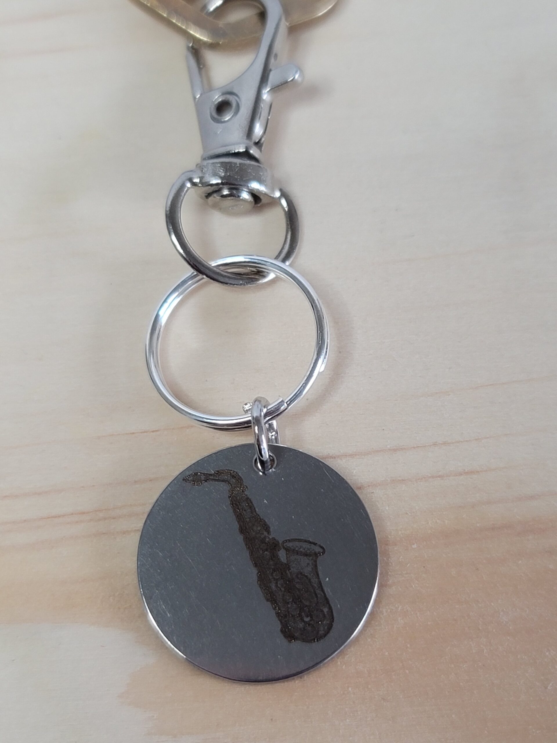Laser Engraved Saxophone Keychain Fob – Steel Musician Zipper Pull - Image 4