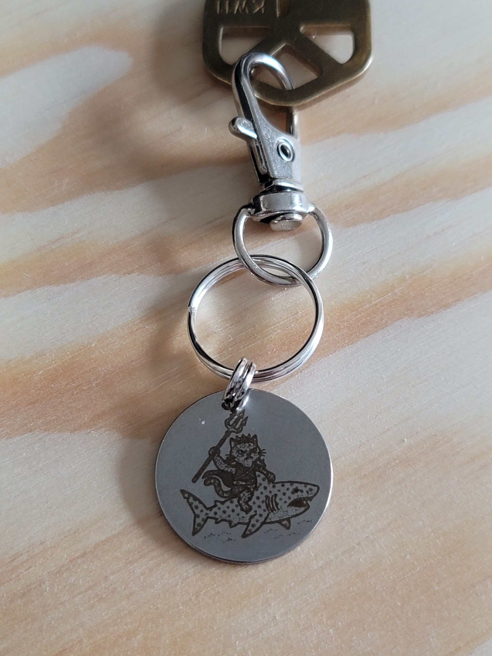 Admiral Whiskers Rides Shark Fang – Laser Engraved Adventure Cat Keychain Fob - Image 4