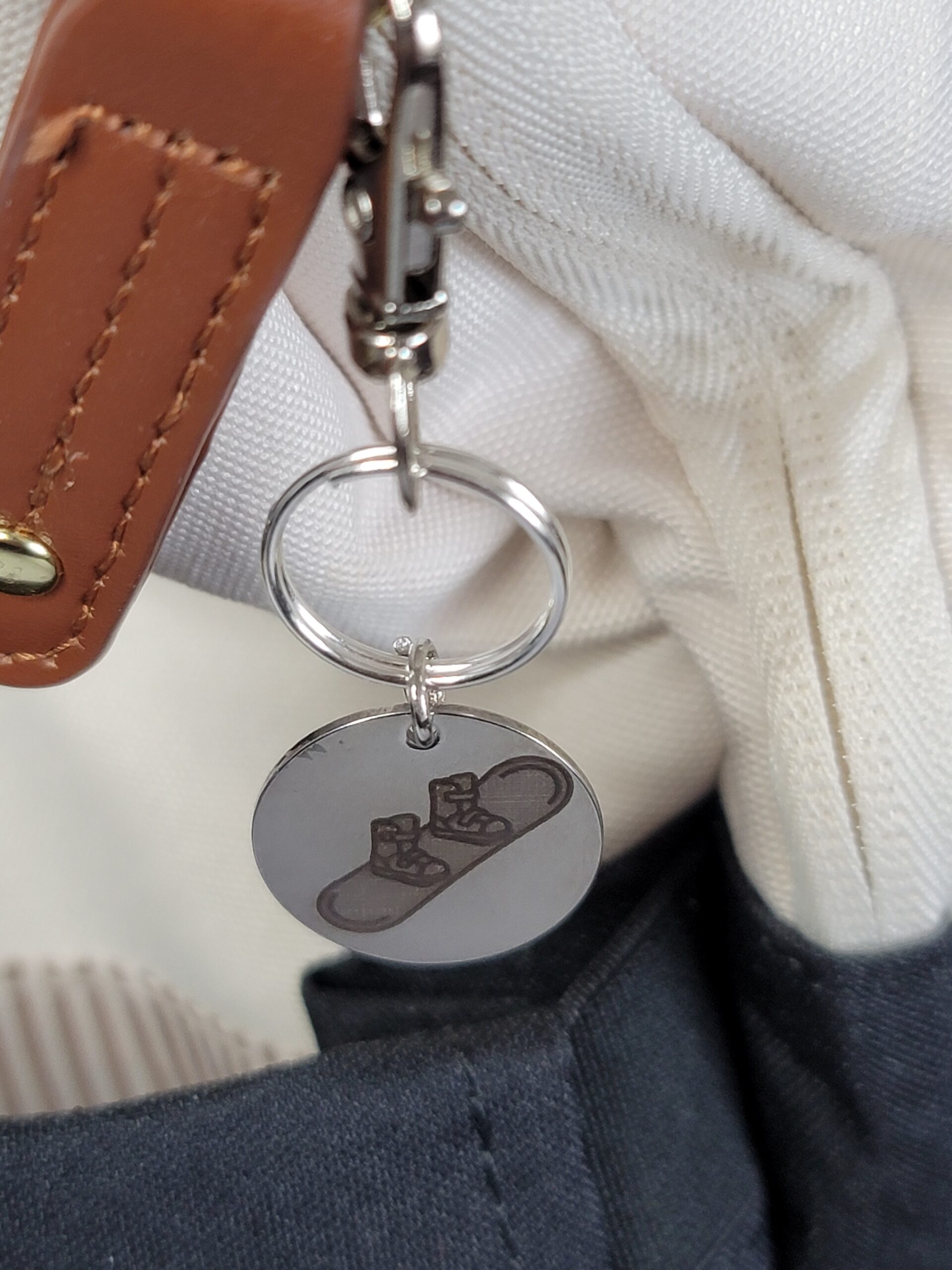 Laser Engraved Snowboard Keychain Fob – Steel Winter Sports Zipper Pull - Image 3