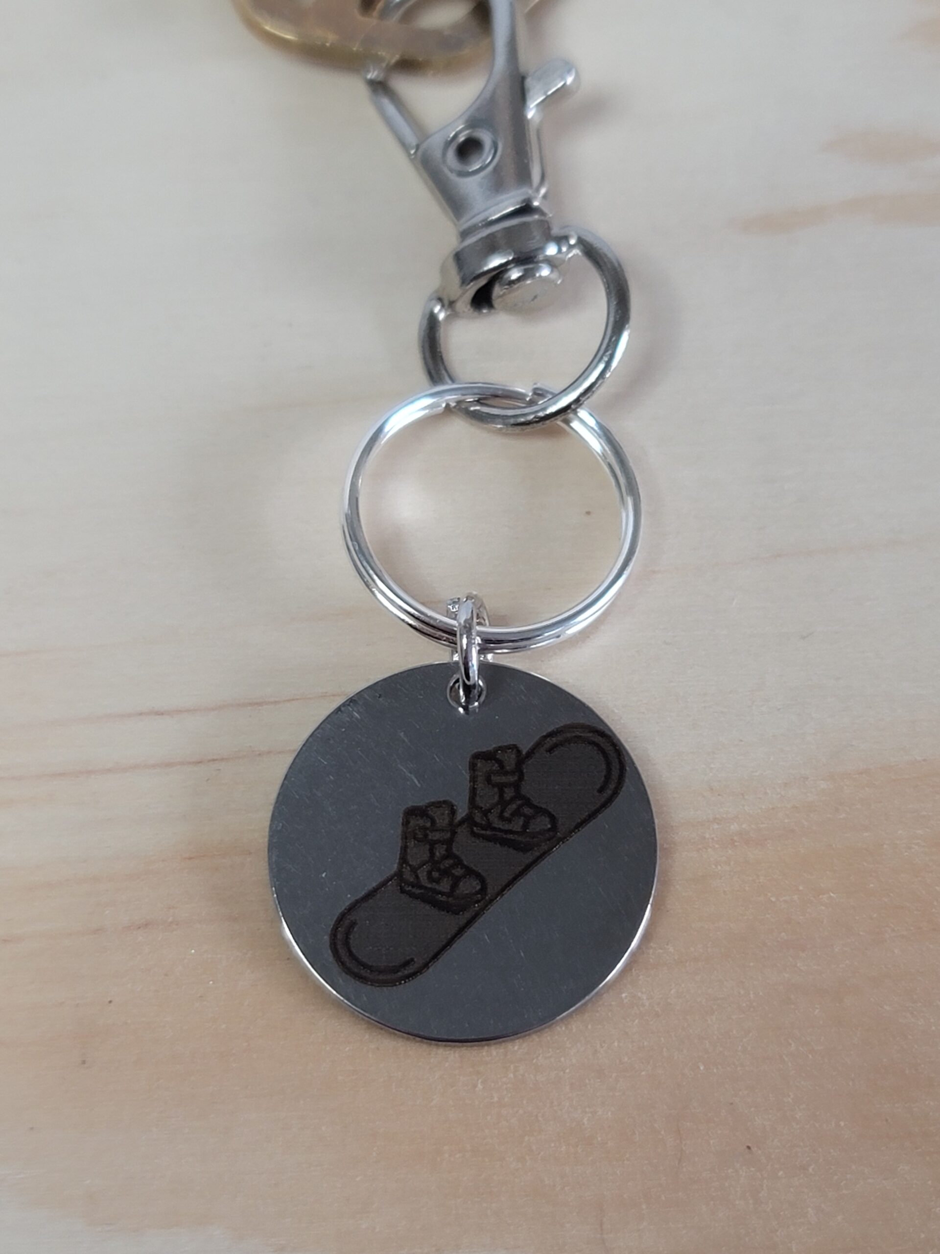 Laser Engraved Snowboard Keychain Fob – Steel Winter Sports Zipper Pull - Image 4