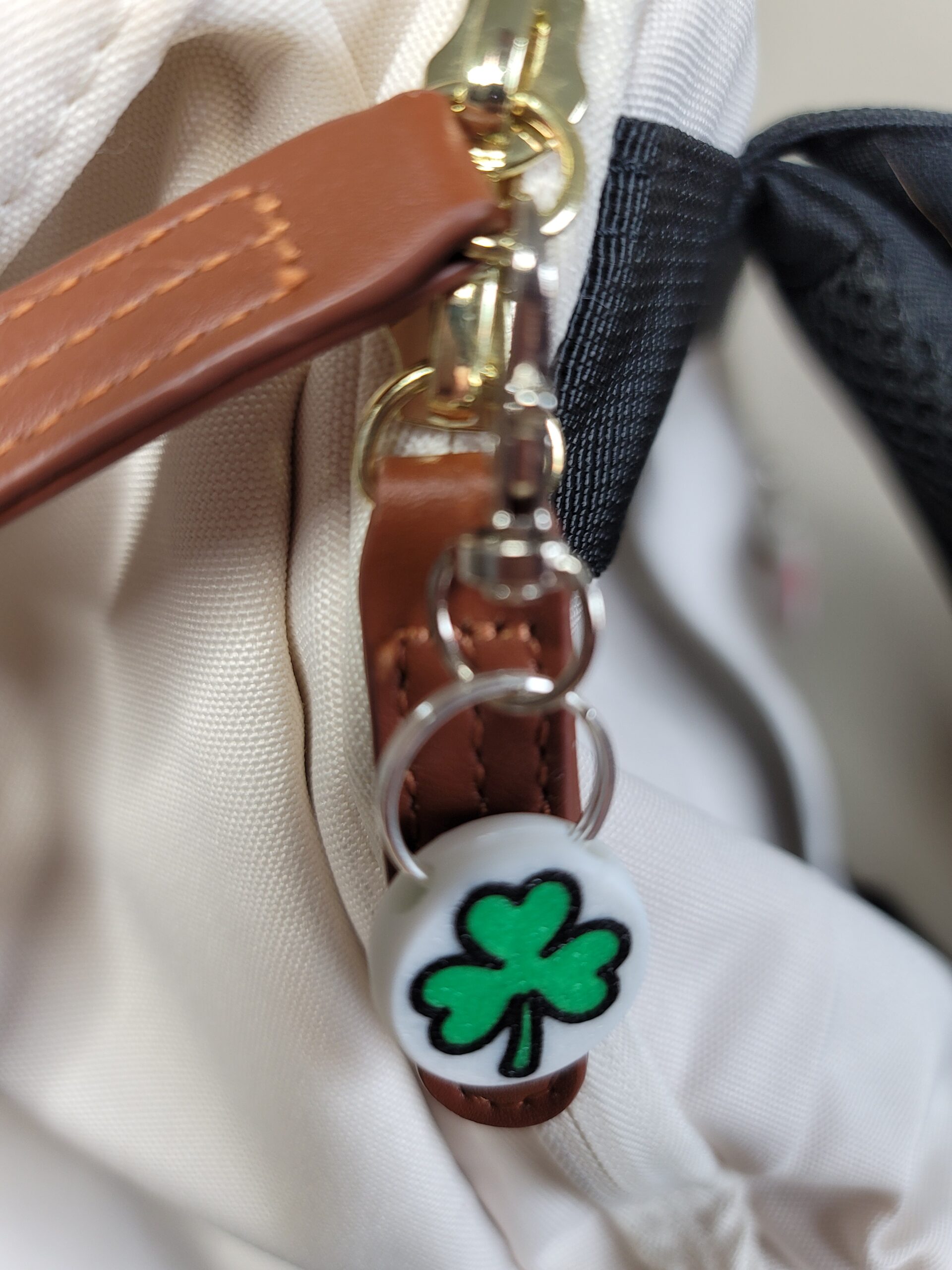 3D Printed St. Patrick's Day Keychain Fob – Multicolor Lucky Zipper Pull - Image 3