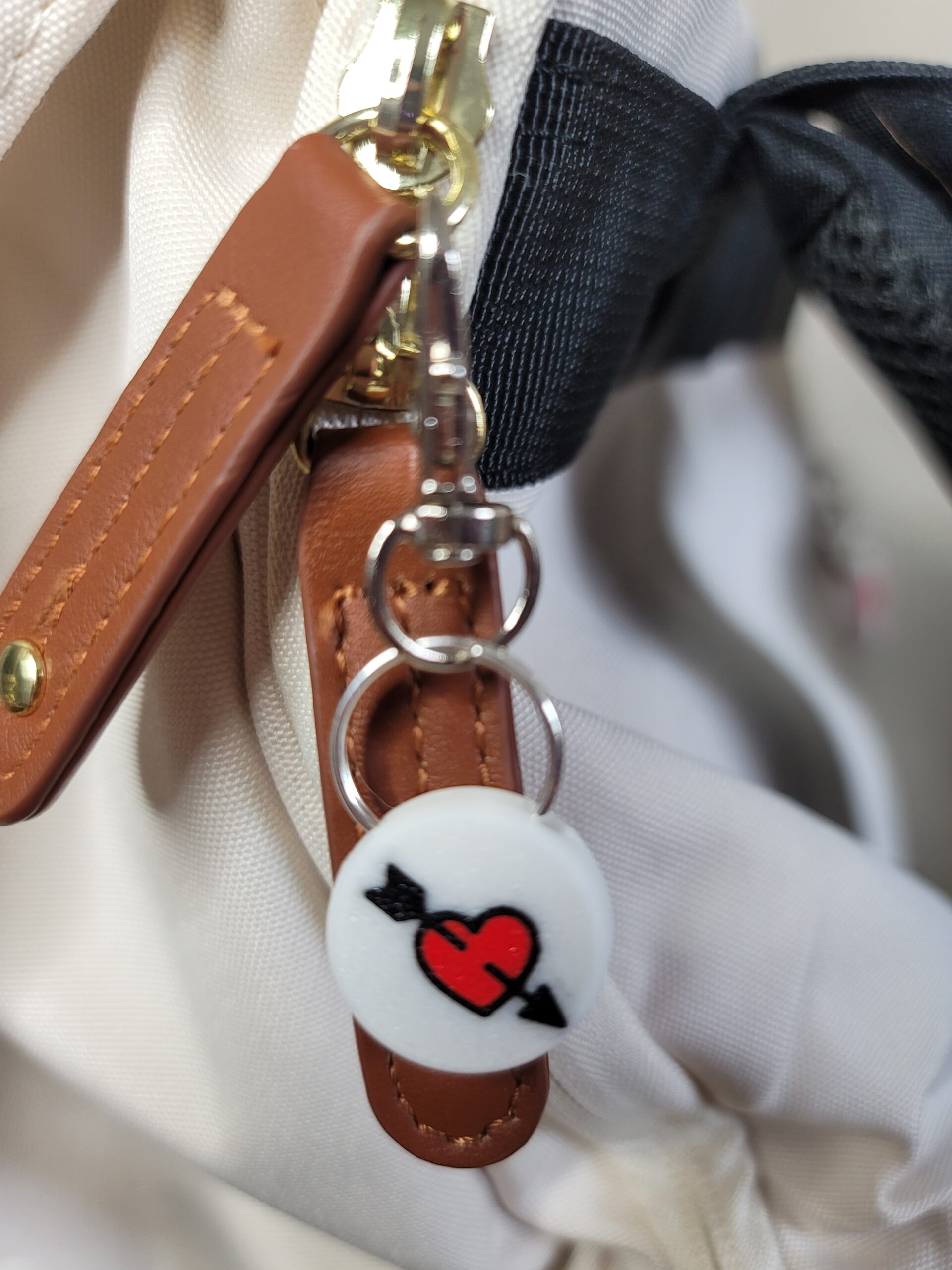 3D Printed Valentine Heart Keychain Fob – Multicolor Zipper Pull Accessory - Image 3